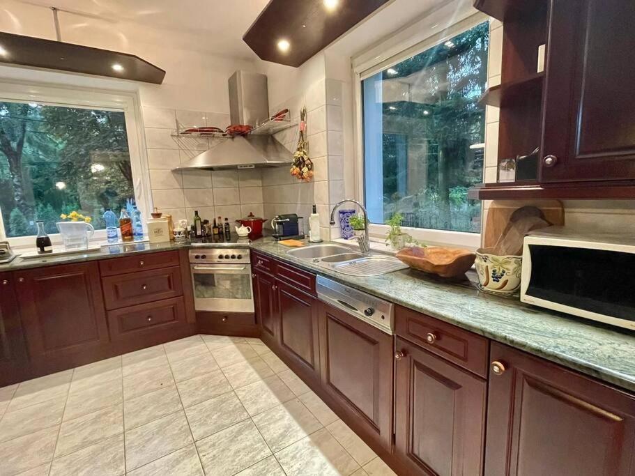 Beautiful Villa With Garden In Milanowek المظهر الخارجي الصورة