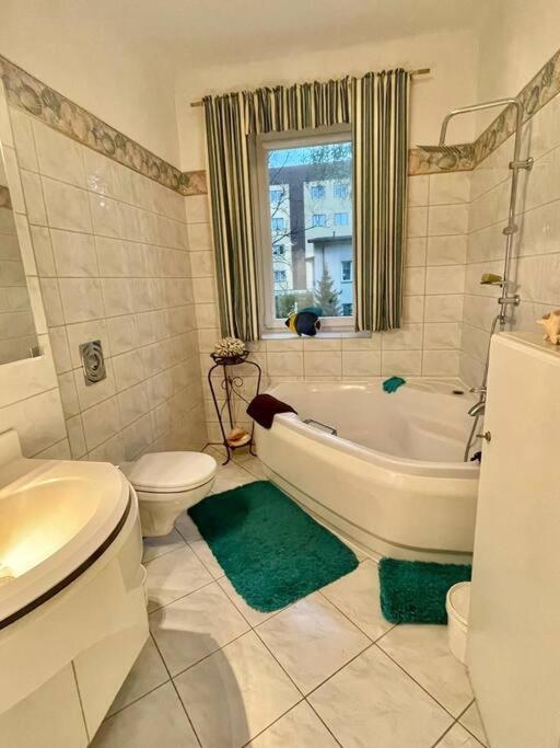 Beautiful Villa With Garden In Milanowek المظهر الخارجي الصورة